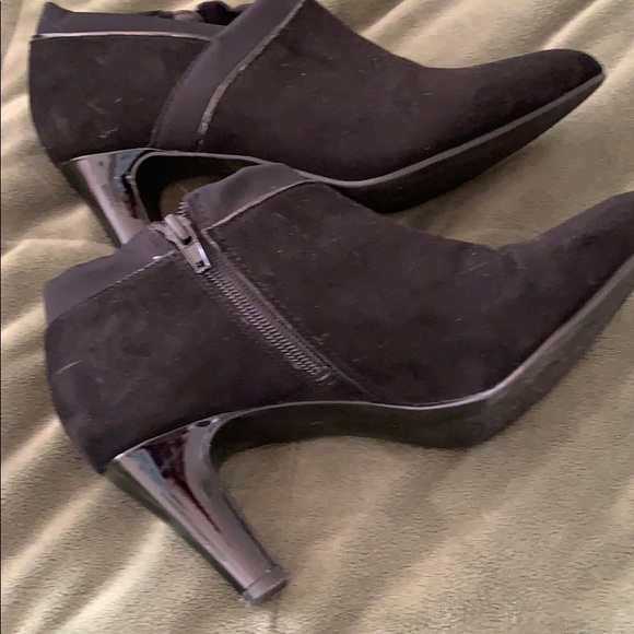 Bandolino black size 7 booties - Picture 1 of 4